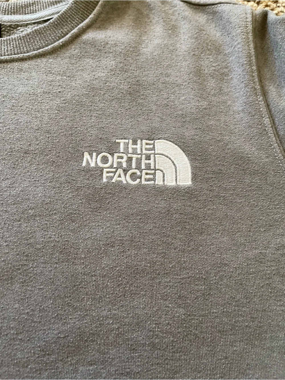 The North Face‎ Crewneck Sweatshirt Unisex Size Large L Gray Embroidered Logo